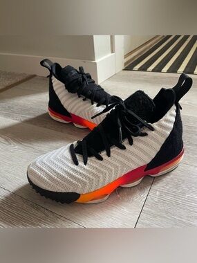 Nike LeBron 16 Kids Boys Basketball Shoes Collectors Youth Size 7